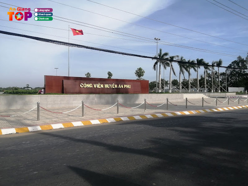 Cong-vien-huyen-an-phu-angiangtoplist