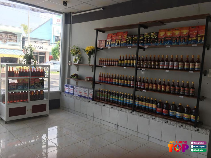 Cua-hang-nuoc-mam-duc-thinh-angiangtoplist