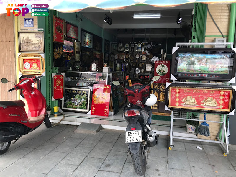 Cua-hang-qua-luu-niem-kiem-thuan-angiangtoplist