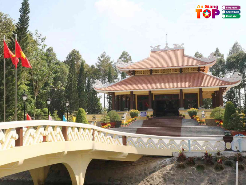 Gioi-thieu-doi-net-ve-khu-luu-niem-chu-tich-ton-duc-thang-an-giang-angiangtoplist