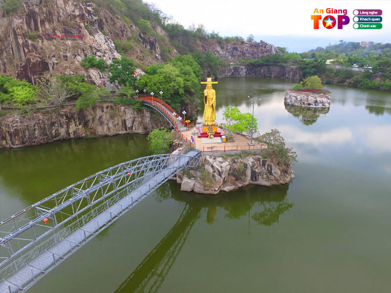 Kinh-nghiem-di-chuyen-den-nui-sap-angiangtoplist