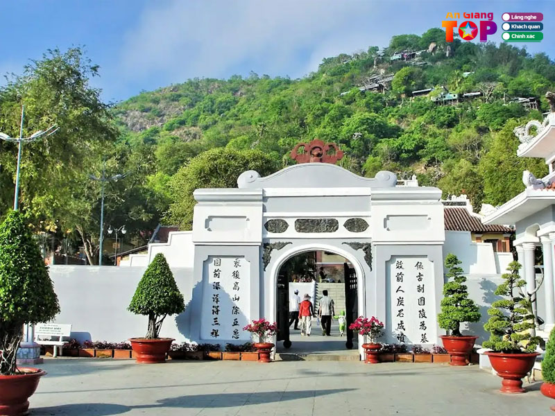 Lang-thoai-ngoc-hau-angiangtoplist