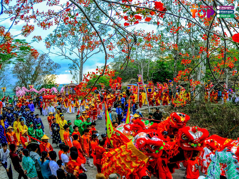 nhung-le-hoi-lon-tai-mieu-ba-chua-xu-nui-sam-an-giang-angiangtoplist