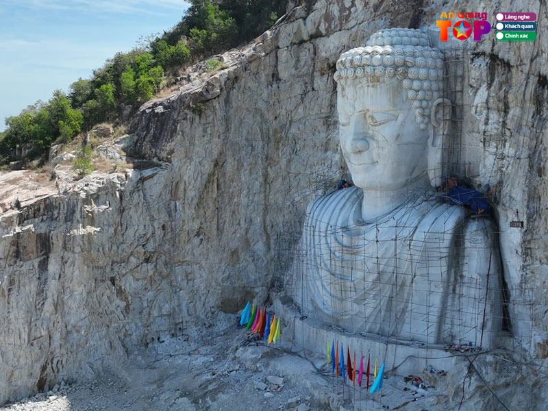 Tuong-phat-thich-ca-tai-nui-sam-chau-doc-angiangtoplist