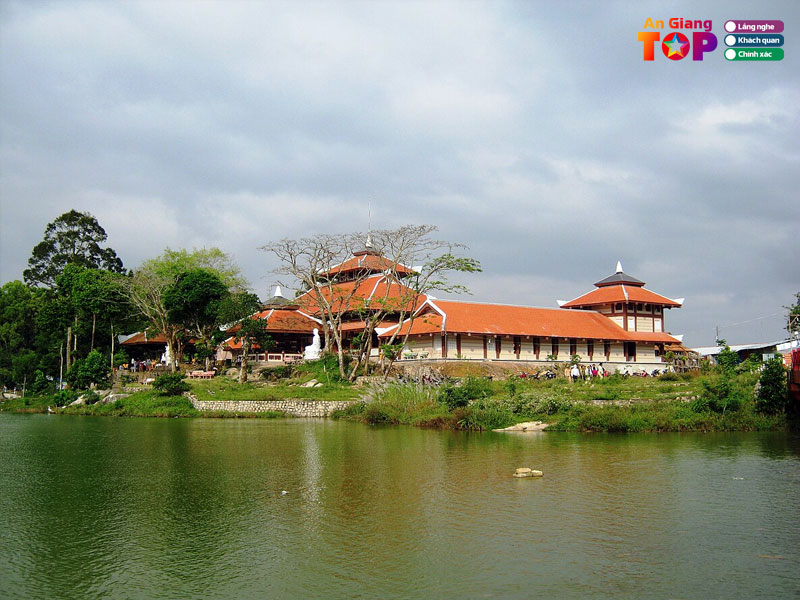 Chua-phat-lon-angiangtoplist