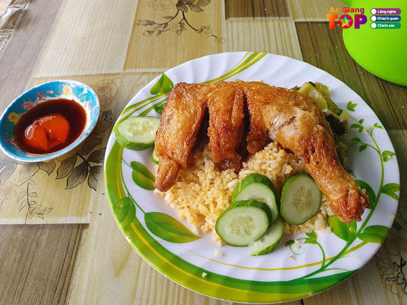 Com-chien-ga-xoi-mo-phu-quy-angiangtoplist