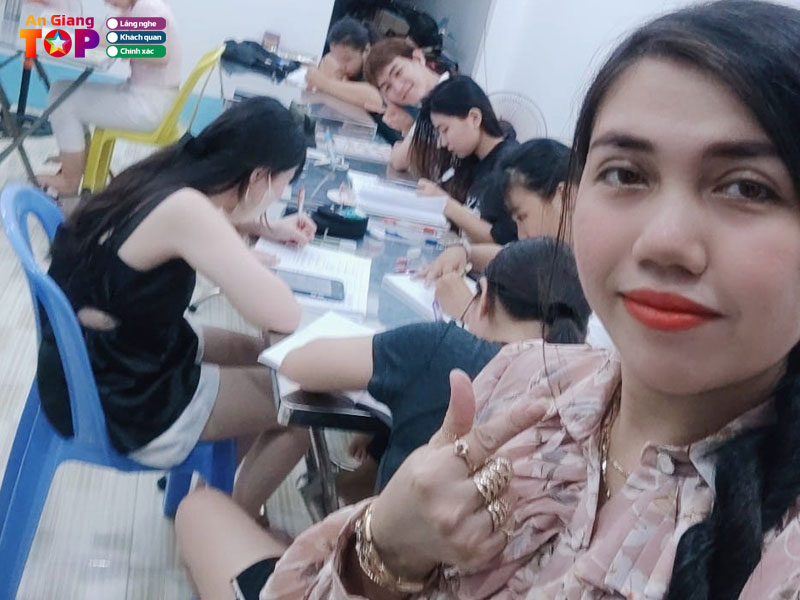 Hoc-tieng-trung-giao-tiep-long-xuyen-co-phuong-angiangtoplist