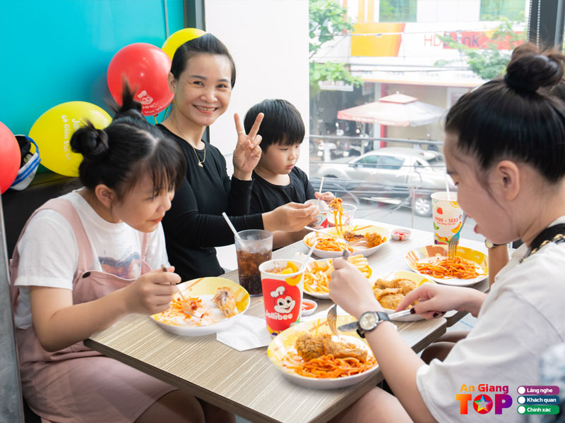 Jollibee-an-giang-angiangtoplist