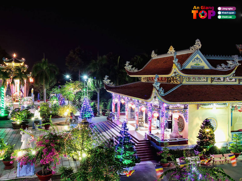 Kien-truc-doc-dao-tai-ngoi-chua-huynh-dao-an-giang-1-angiangtoplist