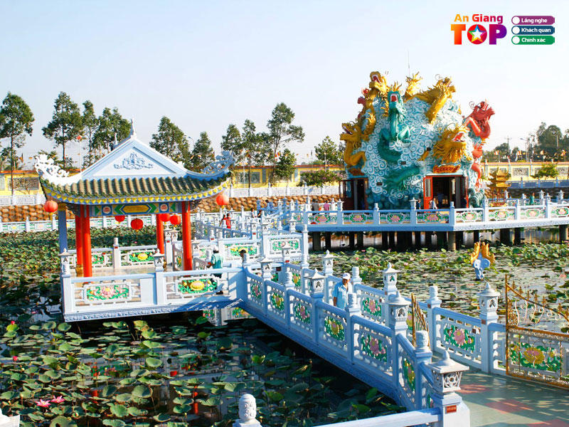 Kien-truc-doc-dao-tai-ngoi-chua-huynh-dao-an-giang-angiangtoplist