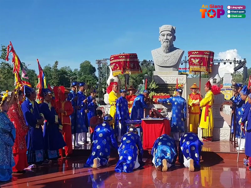 Le-hoi-ton-vinh-thoai-ngoc-hau-angiangtoplist