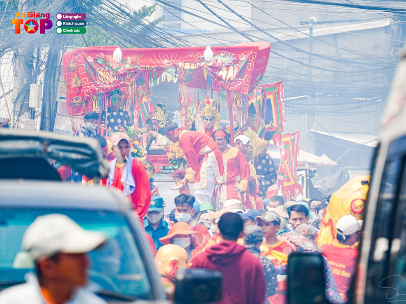 Luu-y-cho-du-khach-khi-den-xem-le-ruoc-ong-chau-xuong-angiangtoplist