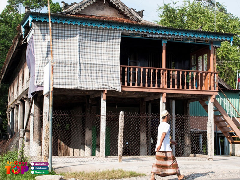 Mot-so-trai-nghiem-thu-vi-tai-lang-cham-chau-phong-1-angiangtoplist