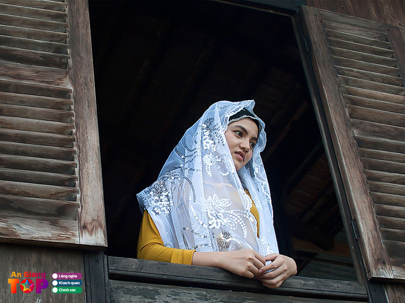 Mot-so-trai-nghiem-thu-vi-tai-lang-cham-chau-phong-2-angiangtoplist