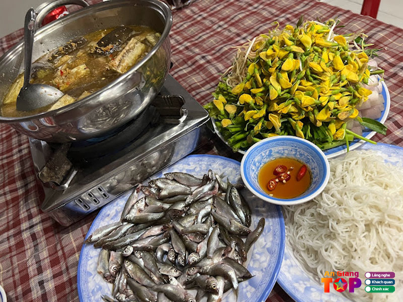 Quan-an-luu-luyen-dia-chi-an-lau-mam-an-giang-chuan-vi-dam-da-angiangtoplist