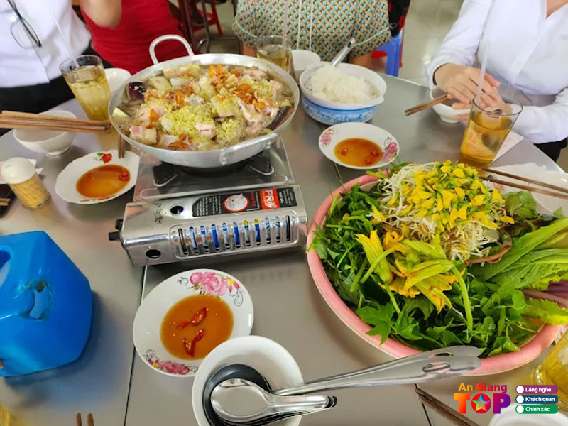 Quan-com-cay-dua-angiangtoplist