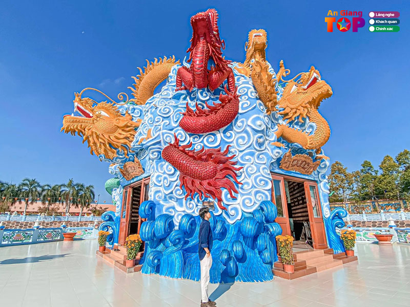 Thoi-diem-thich-hop-tham-quan-chua-huynh-dao-angiangtoplist