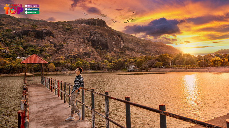 Top-10-cac-ho-an-giang-view-cuc-dep-va-tho-mong-het-y-angiangtoplist