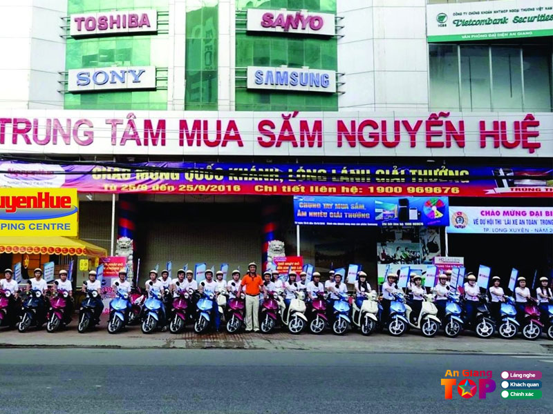 Trung-tam-mua-sam-nguyen-hue-angiangtoplist