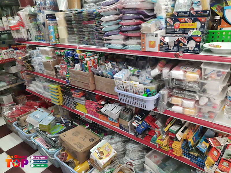 Van-phong-pham-vinh-hien-thinh-angiangtoplist