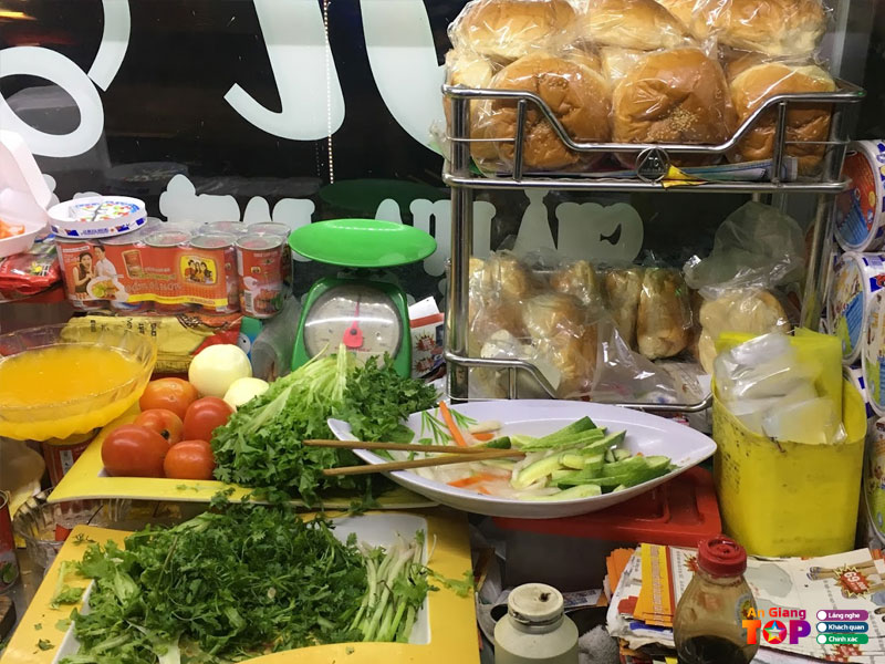Banh-mi-ti-ti-angiangtoplist