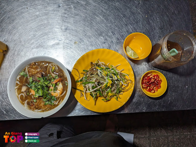 Bun-mam-ngoc-thao-angiangtoplist