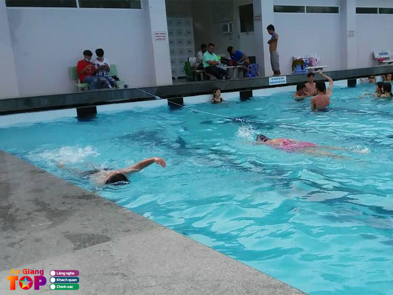 Clb-boi-loi-tan-chau-ho-boi-angiangtoplist