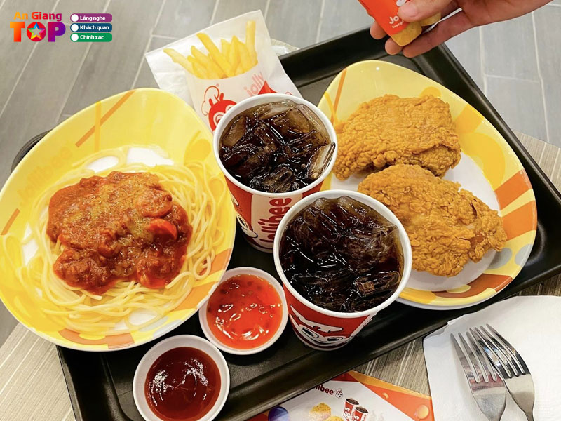 Jollibee-ha-hoang-ho-angiangtoplist