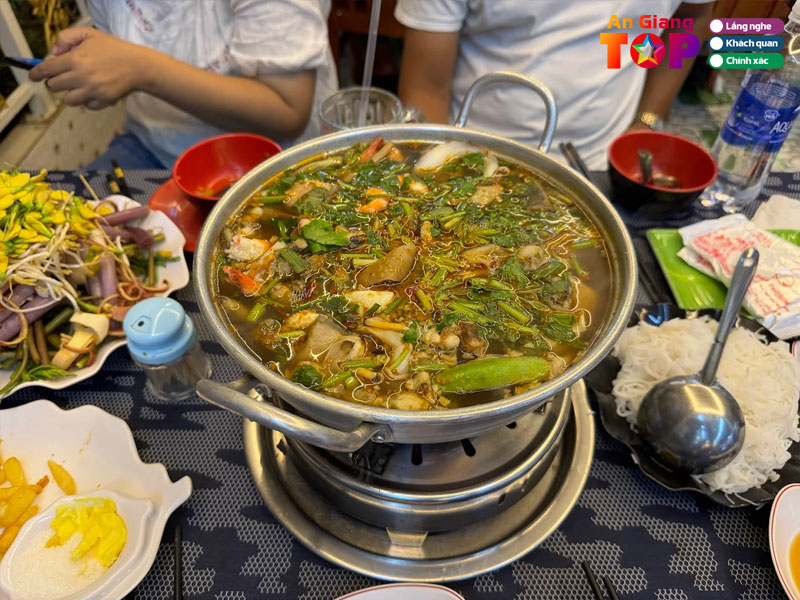 Nha-hang-hai-san-phuong-chau-doc-angiangtoplist