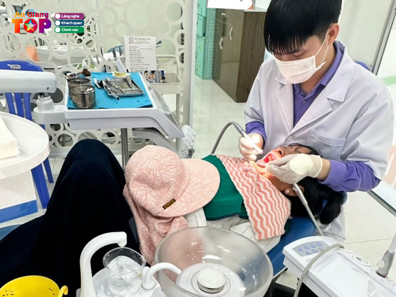 Nha-khoa-hoan-my-chau-doc-angiangtoplist