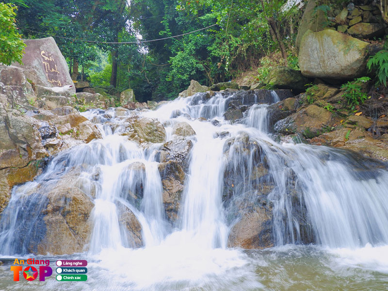 Suoi-thanh-long-angiangtoplist