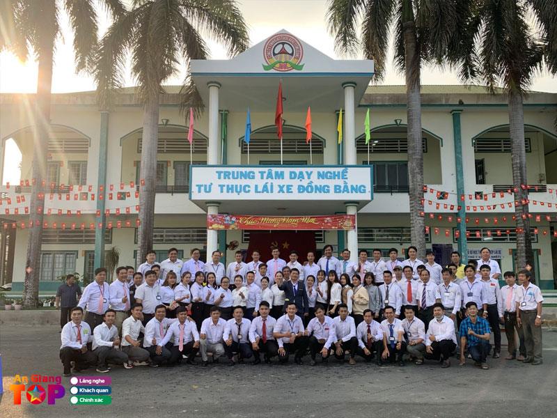 Truong-dao-tao-lai-xe-dong-bang-angiangtoplist