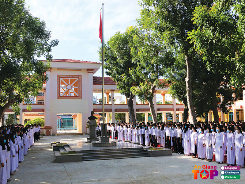 Truong-thpt-chuyen-thu-khoa-nghia-angiangtoplist