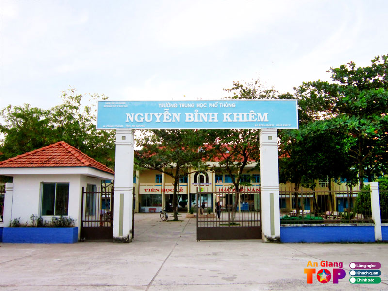 Truong-thpt-nguyen-binh-khiem-angiangtoplist
