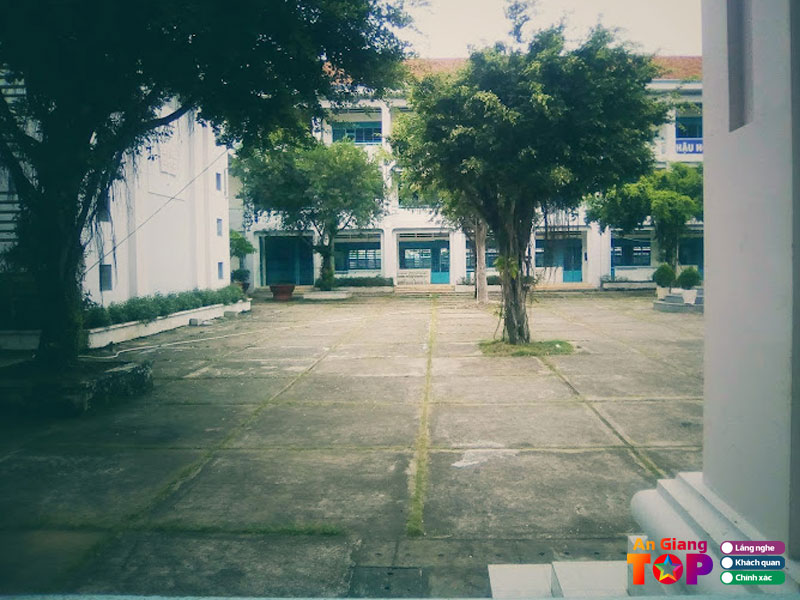 Truong-thpt-nguyen-hien-angiangtoplist