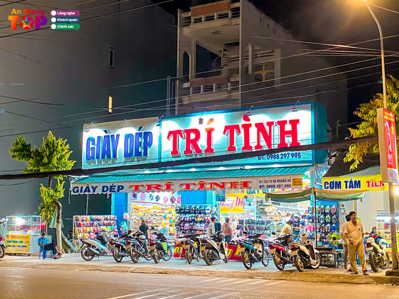 Cua-hang-giay-dep-tri-tinh-angiangtoplist