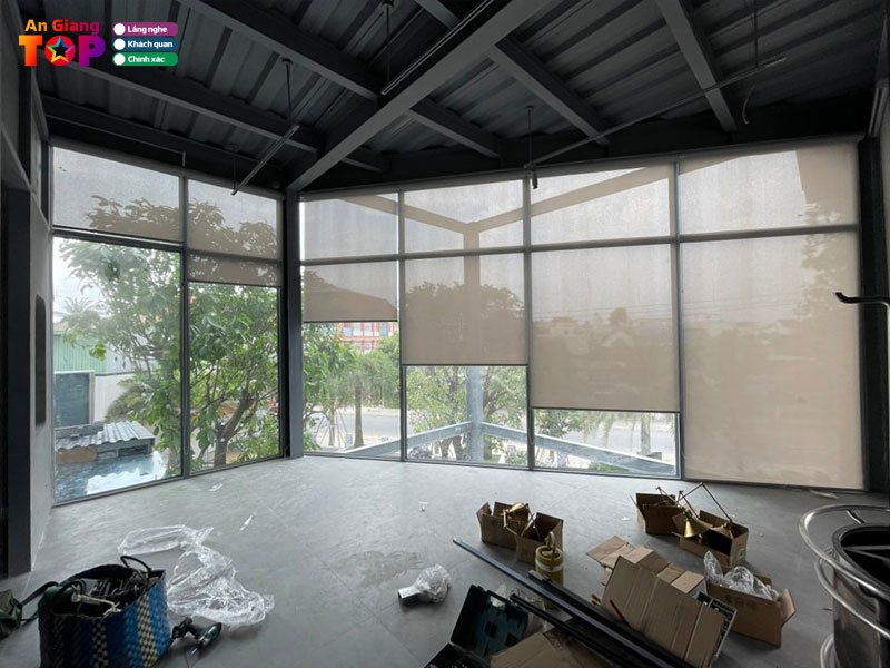 Cua-hang-rem-man-hoang-phuc-angiangtoplist