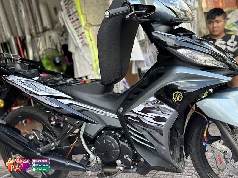 Quang-decal-dia-chi-dan-xe-may-an-giang-uy-tin-angiangtoplist