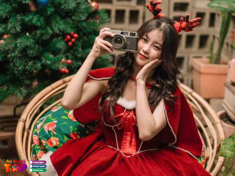 Ca-phe-cay-man-quan-cafe-trang-tri-noel-o-an-giang-sieu-xinh-angiangtoplist