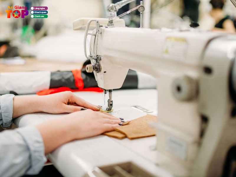 Cong-ty-tnhh-may-xuat-khau-my-an-angiangtoplist