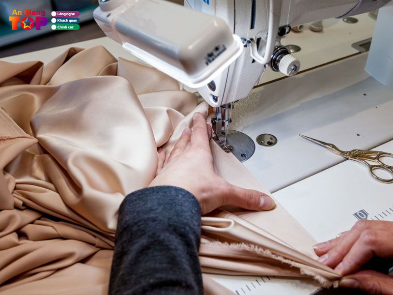 Cong-ty-tnhh-mtv-may-mac-nam-mau-angiangtoplist