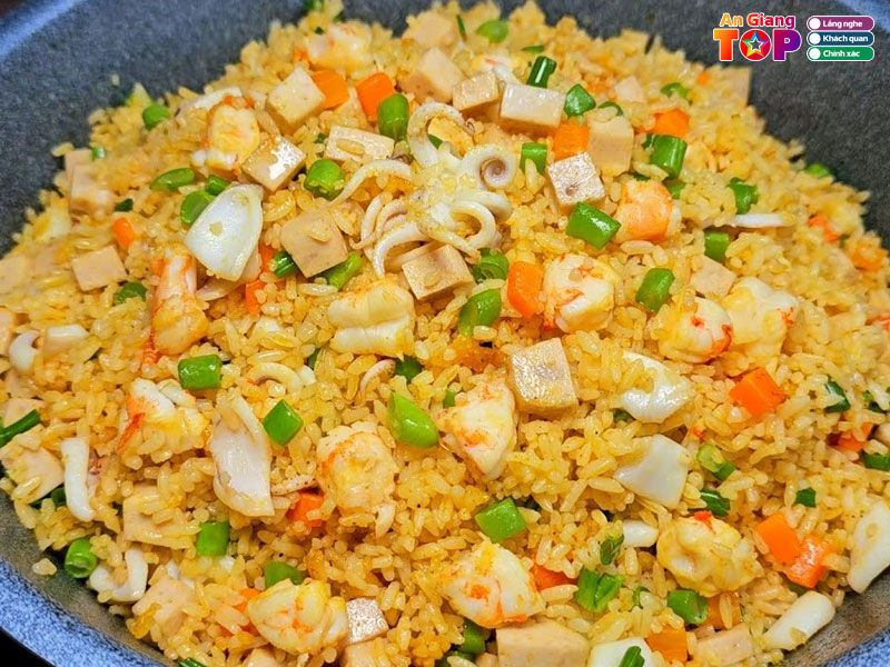 Quan-hai-san-pho-nuong-chau-doc-angiangtoplist