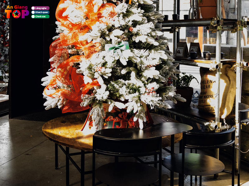 Rustrial-coffee-hub-angiangtoplist