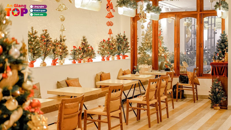 Top-10-quan-cafe-trang-tri-noel-o-an-giang-xinh-lung-linh-angiangtoplist