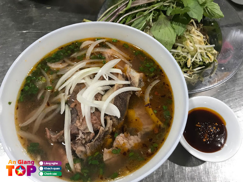 Bun-bo-hue-phuong-angiangtoplist