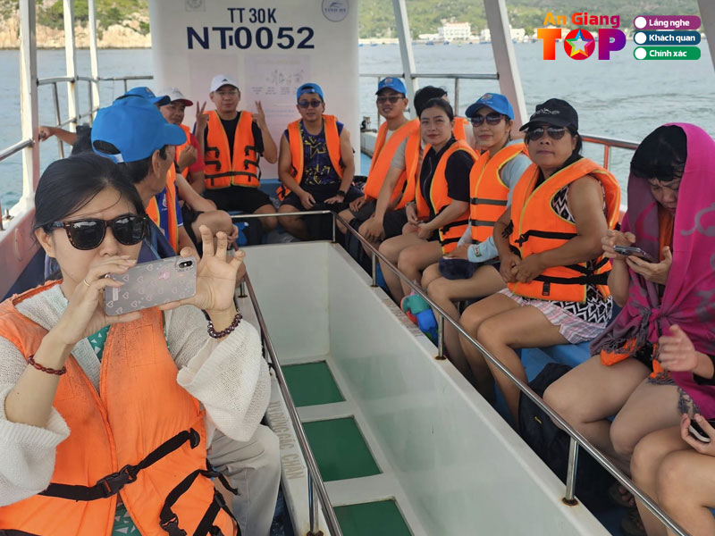 Cong-ty-tnhh-dich-vu-du-lich-huu-phuc-travel-angiangtoplist