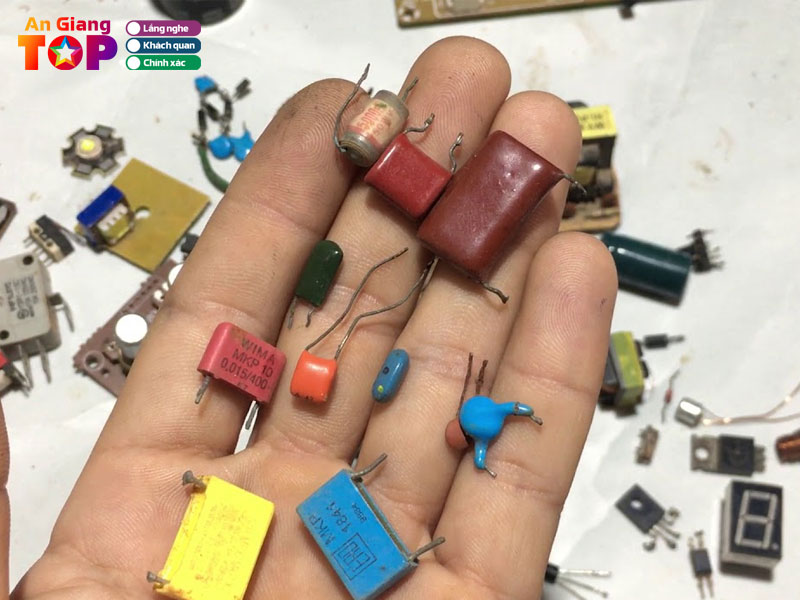 Cua-hang-linh-kien-dien-tu-tan-quang-angiangtoplist