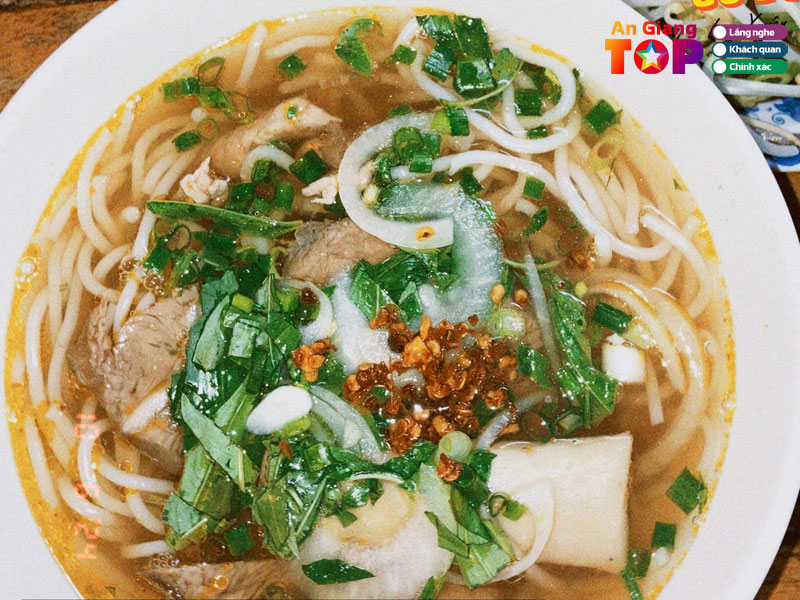 Mrvinh-bun-bo-goc-hue-angiangtoplist