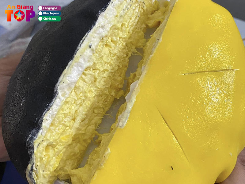 Banh-crepe-sau-rieng-tan-chau-me-khoai-angiangtoplist