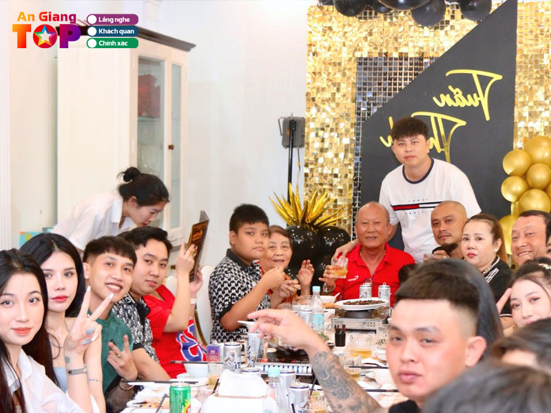 Nha-hang-oc-vinh-79-angiangtoplist